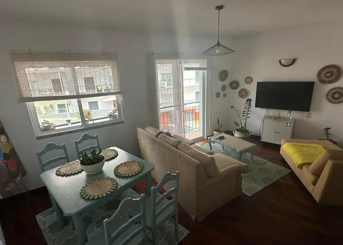 Sea View Retreat Apartment *