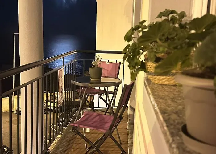 Sea View Retreat Apartment Caniço